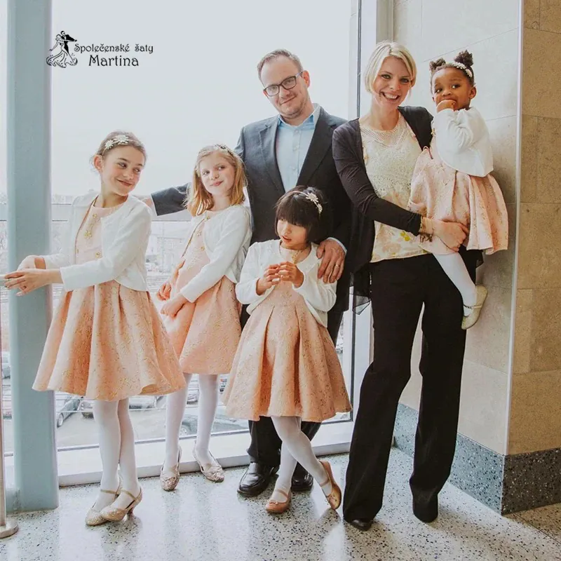 Luxusní krátké růžové dívčí šatičky "Sandra"  - vel. 10