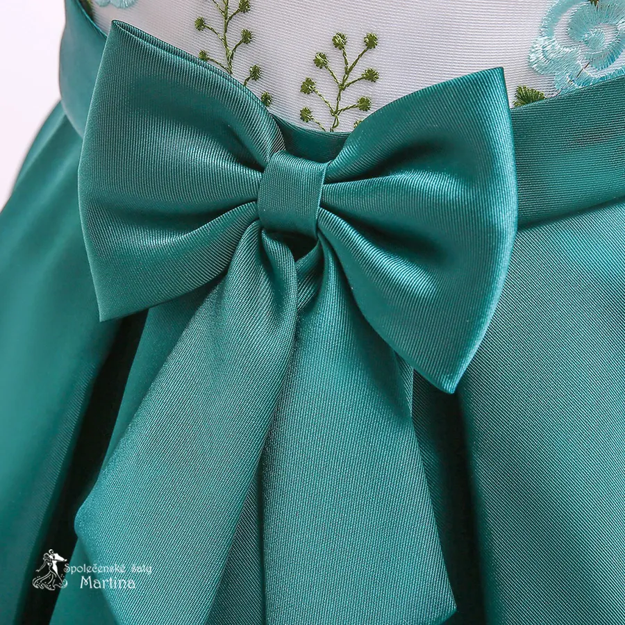 Elegantní tmavě zelené asymetrické šaty "Saskie" s výšivkou v živůtku - vel. 150