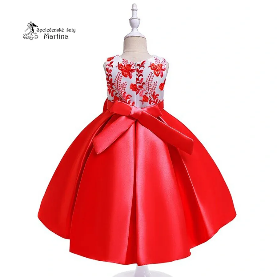 Elegantní červené asymetrické šaty "Saskie" s výšivkou v živůtku - vel. 130