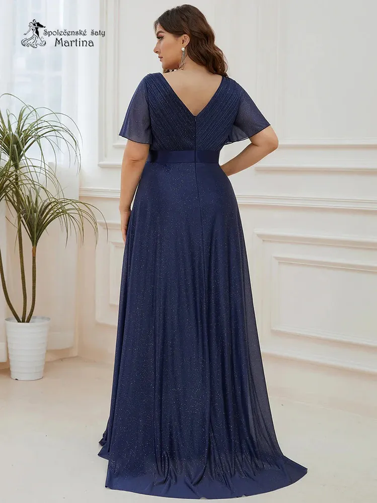Tmavě modré jemně třpytivé společenské šaty s volnými rukávy "Darien" - vel. 56