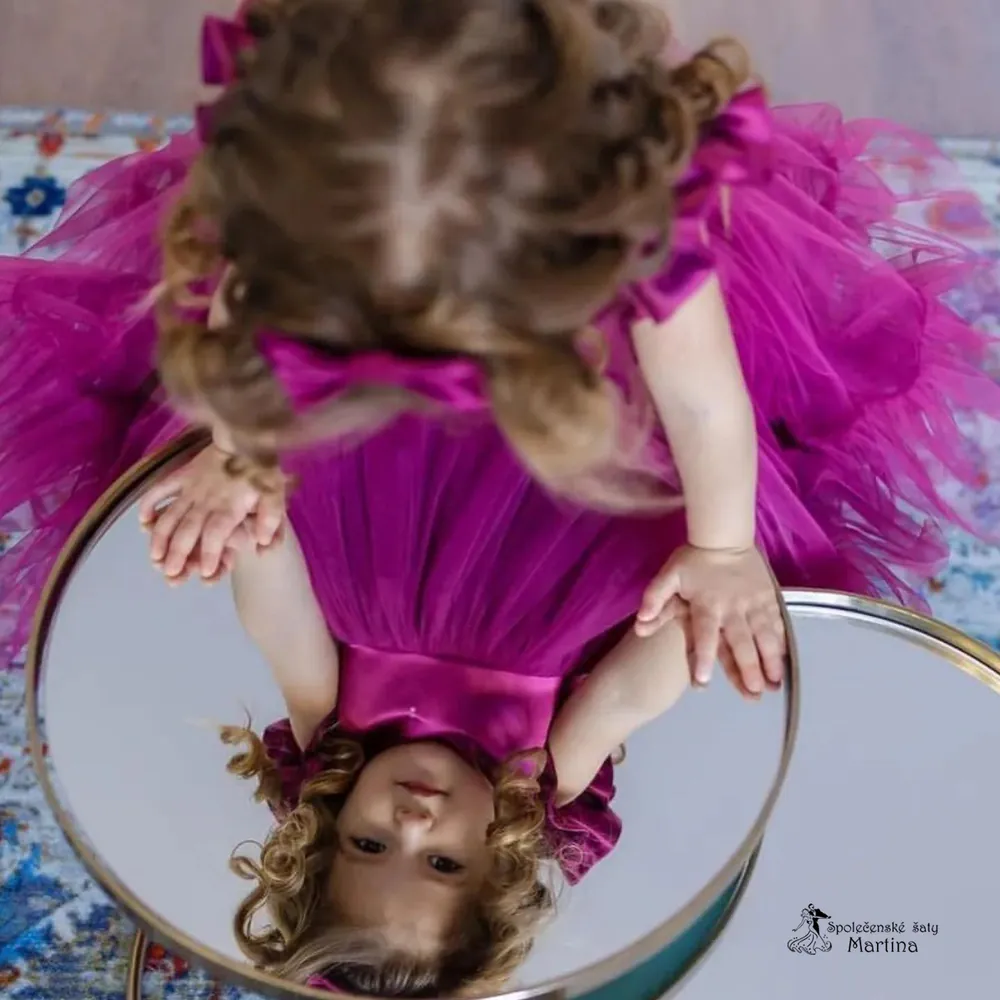 Fuchsiové krátké tylovo-saténové šatičky "Andělka" - vel. 90