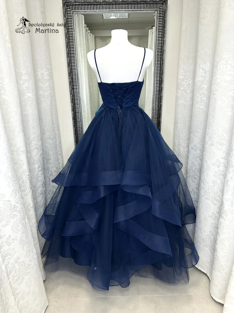 Tmavě modré maturitní šaty "Brooklyn" s volány v sukni - vel. 32