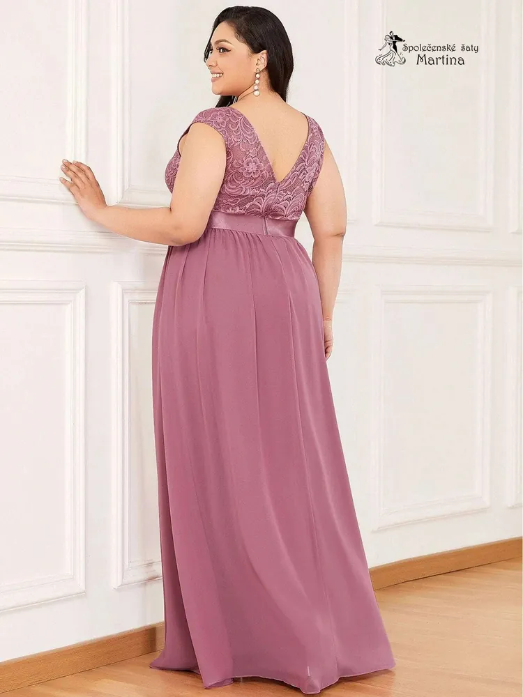 Starorůžové společenské šaty "Siera XXL" s krajkovým živůtkem