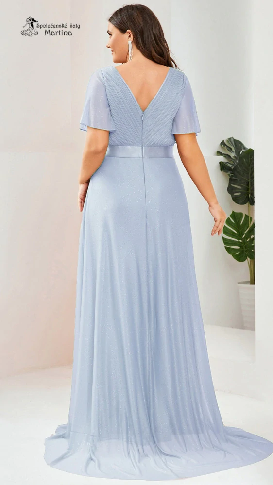 Blankytně modré jemně třpytivé společenské šaty s volnými rukávy "Darien XXL" 