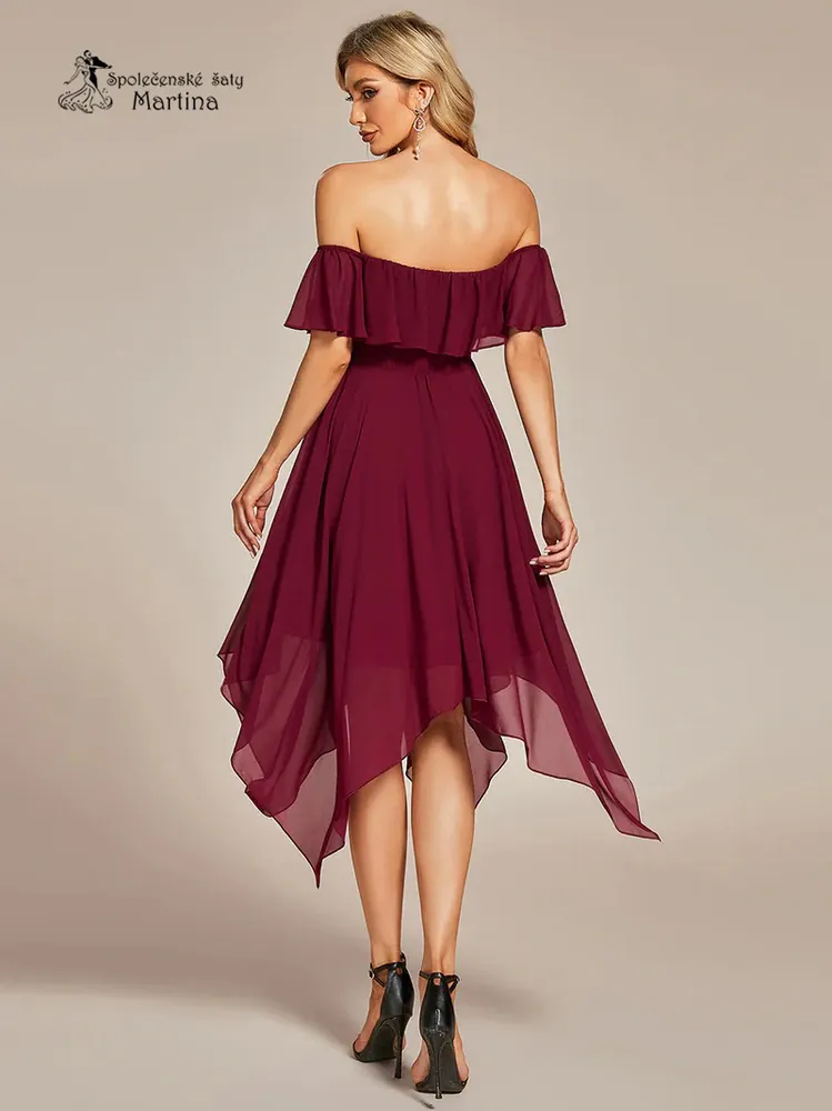 Midi vínové šifonové šaty pro družičky "Hadassa" se spadenými volánkovými ramínky a s cípy v sukni
