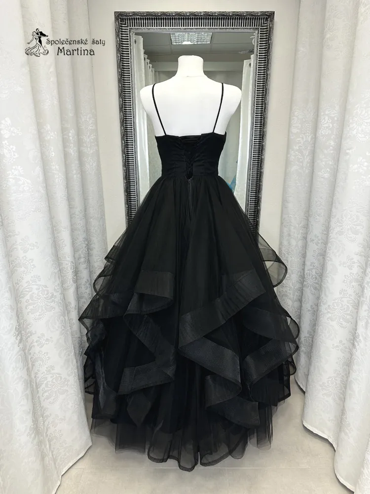 Černé maturitní šaty "Brooklyn" s volány v sukni