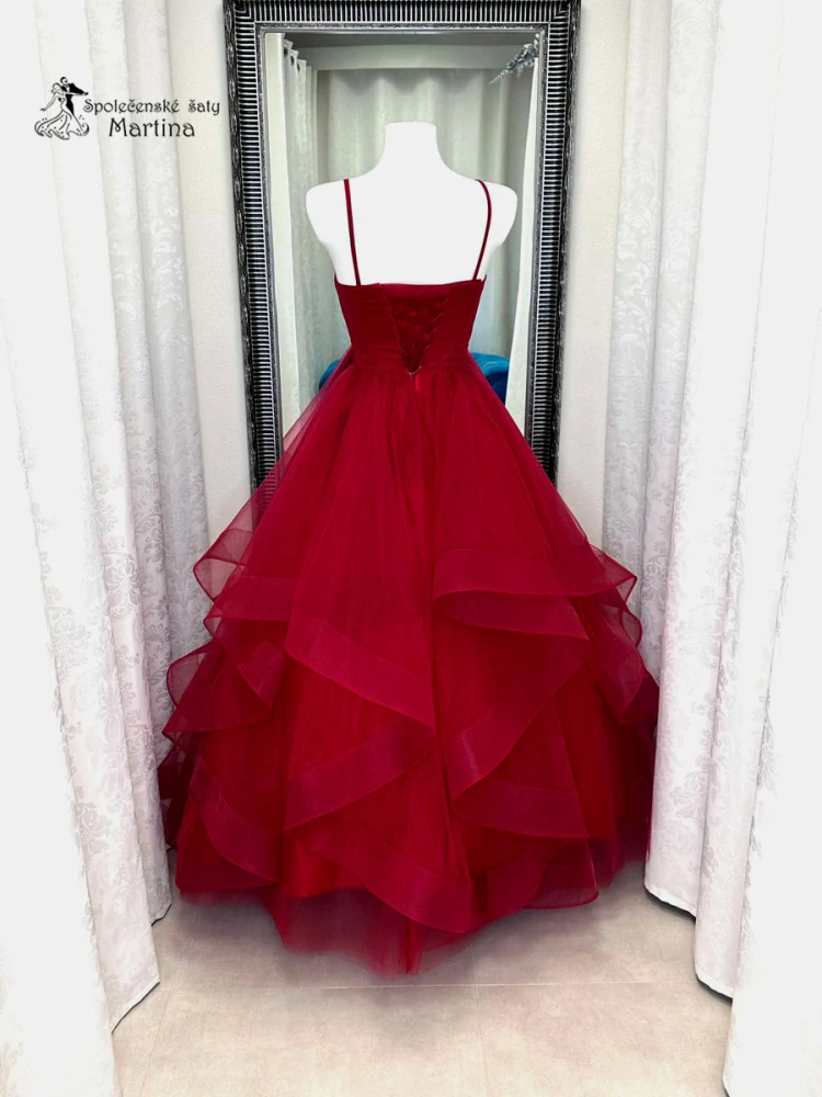 Vínové maturitní šaty "Brooklyn" s volány v sukni