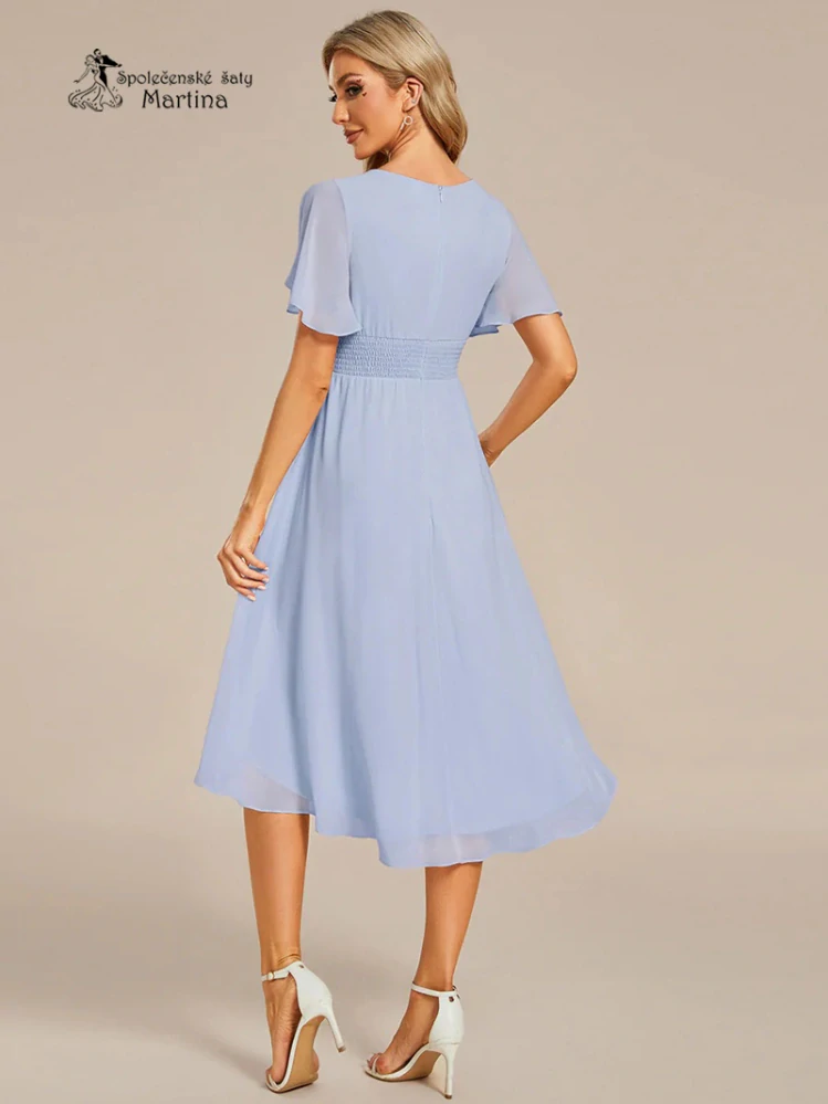 Jednoduché ledově modré šifonové šaty po kolena "Lola" s krátkým rukávem