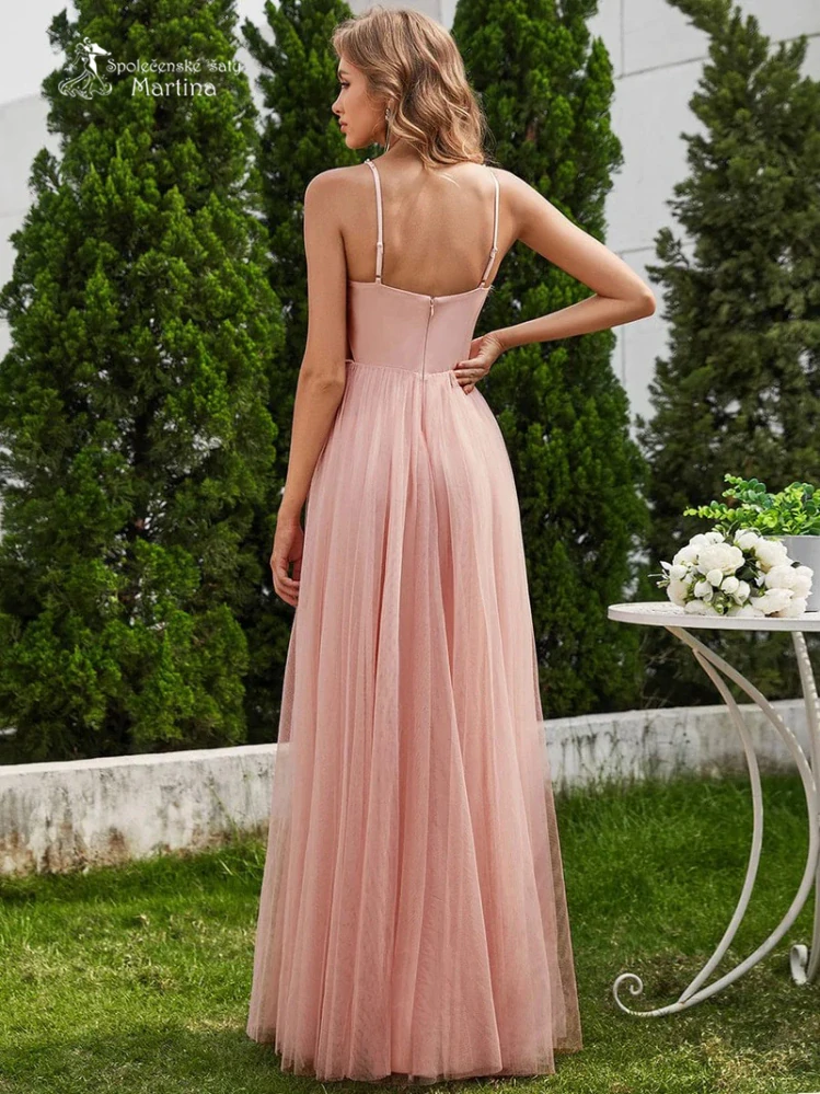 Růžové tylové šaty s perličkami v živůtku "Tiana"