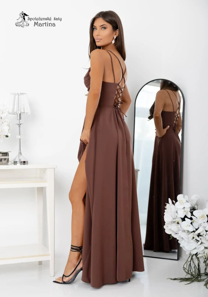 Čokoládové společenské šaty "Valeria" s výstřihem "voda"