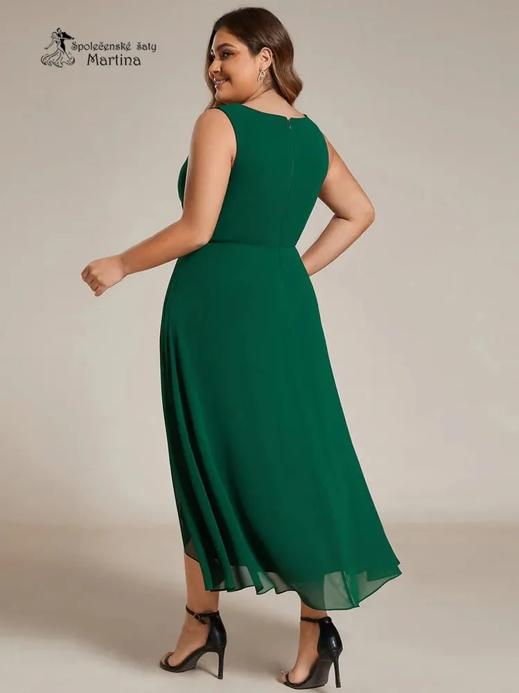 Lahvově zelené XXL asymetrické šifonové šaty "Ravenna" na široká ramínka a s aplikací v pase
