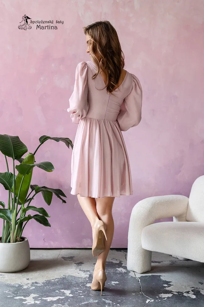 Pudrově růžové lehké šifonové koktejlky "Lena" s dlouhým rukávem