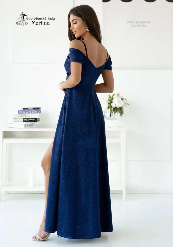 Dlouhé tmavě modré brokátové společenské šaty "Valentina" se spadenými rukávy - vel. 46