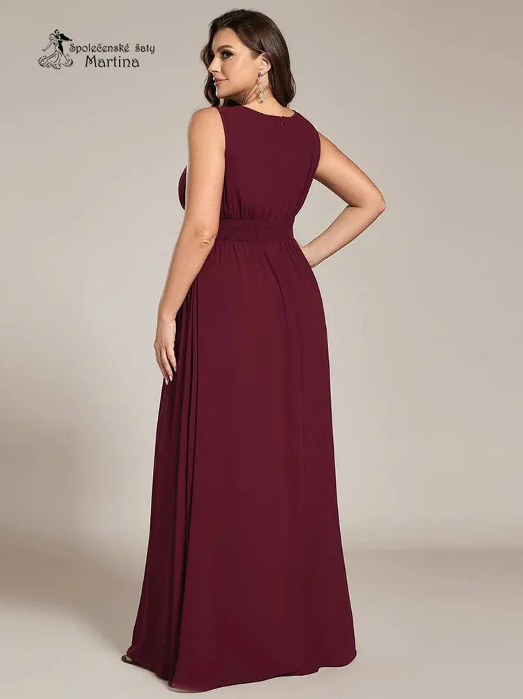 Vínové plus size společenské šaty "Cherry" s lodičkovým výstřihem