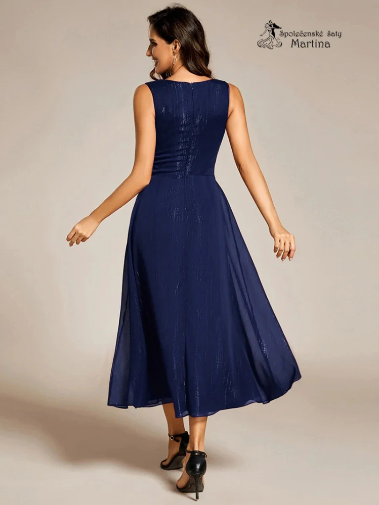 Elegantní tmavě modré šaty s lesklými detaily a jemným volánem "Nelly"