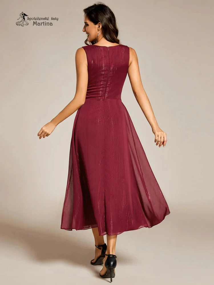 Elegantní vínové šaty s lesklými detaily a jemným volánem "Nelly"