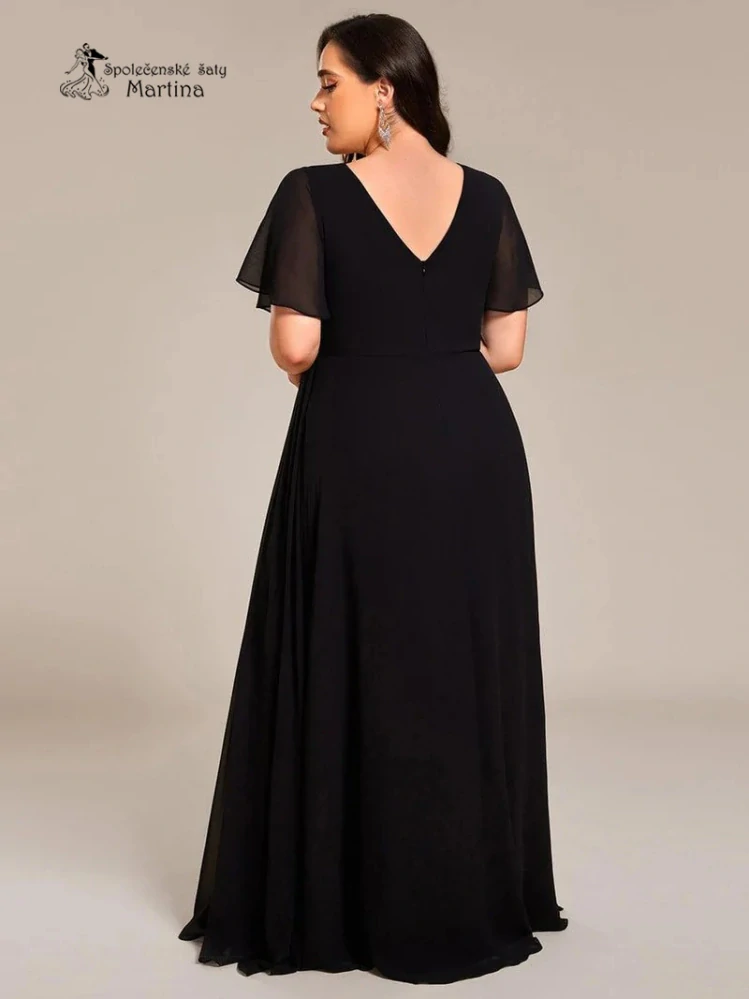 Elegantní černé plus size společenské šaty s volnějším krátkým rukávem "Janine"