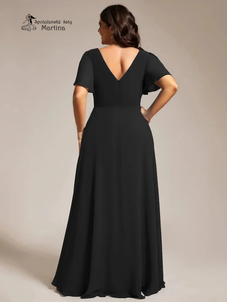 Jednoduše elegantní plus size černé šaty s motýlími rukávy a třpytivým páskem "Claudine"