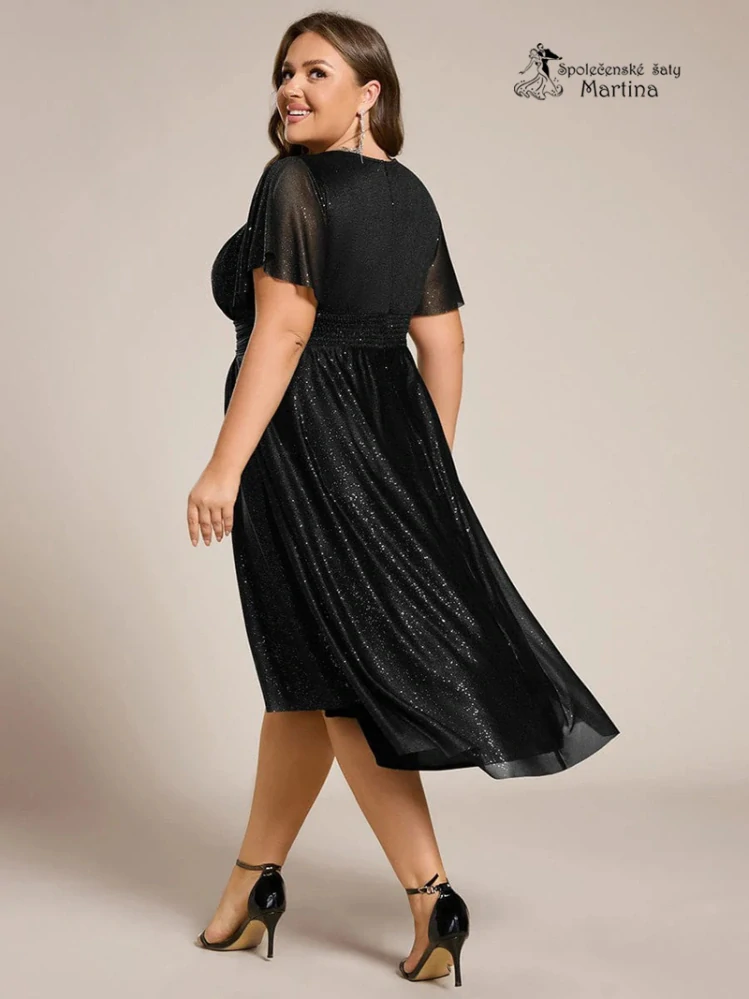 Černé plus size krátké midi jemně třpytivé šaty "Joel" s lodičkovým výstřihem