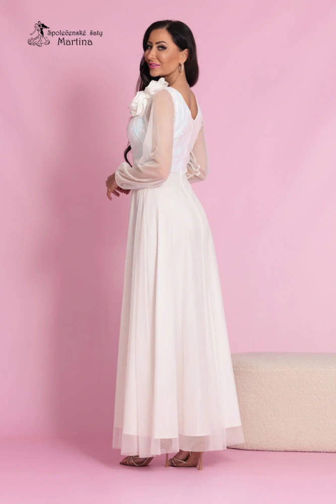 Svatební šaty s dlouhými tylovými rukávy a sukní "Saffron"