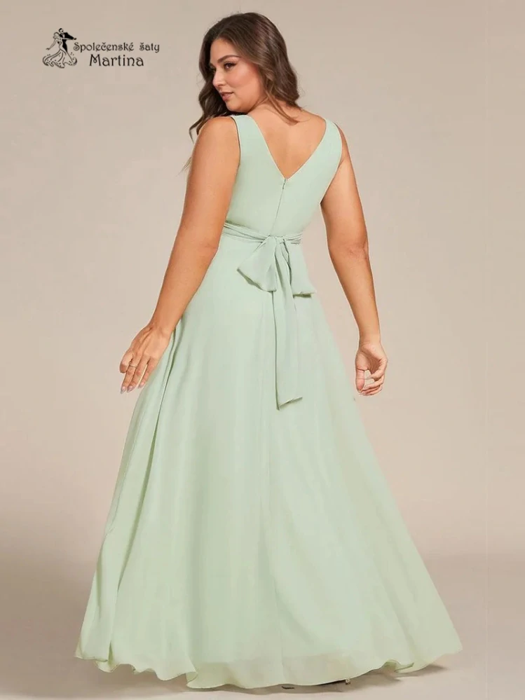 Světle zelené XXL šaty pro družičku či svatební hostku na široká ramínka "Tara"