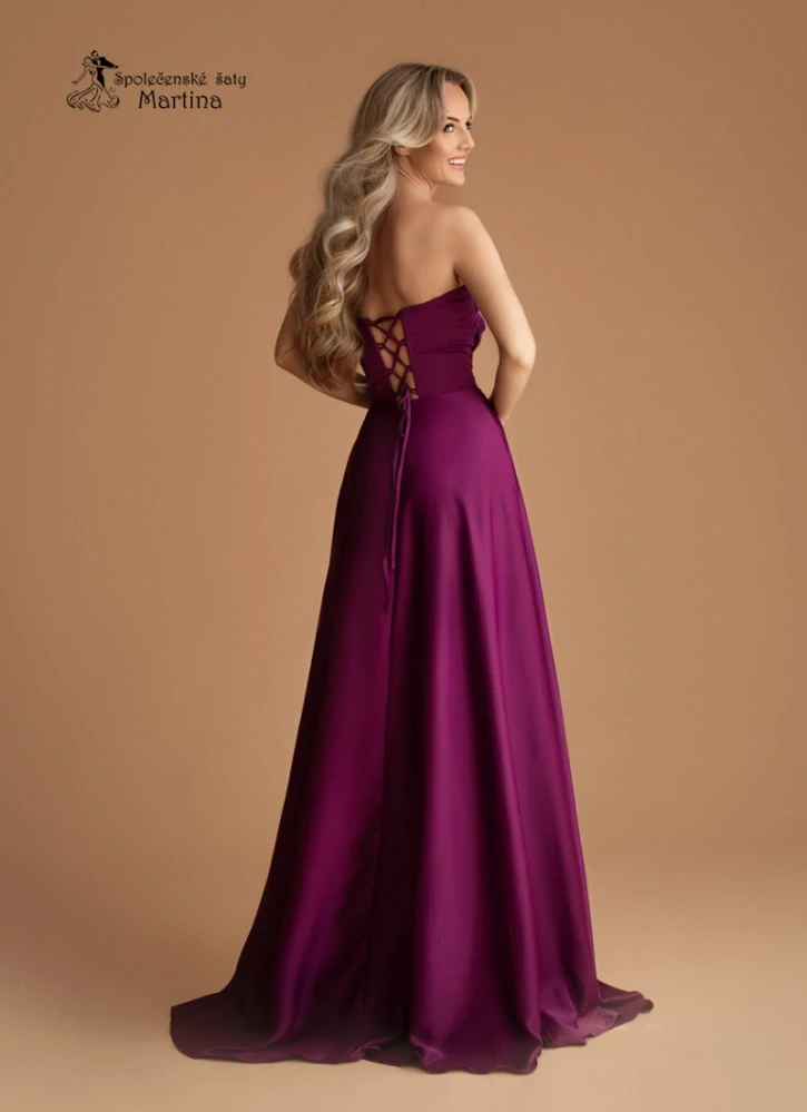 Purpurové saténové společenské šaty "Lina" se zdobeným živůtkem a na šněrování - vel. S