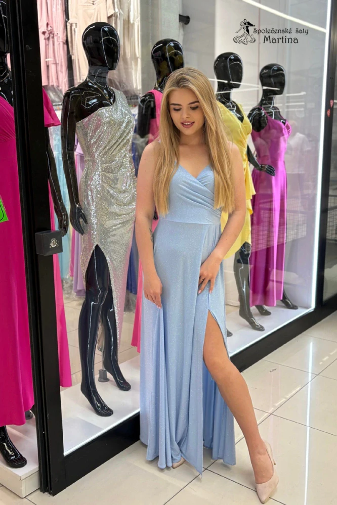 světle modré brokátové společenské šaty "Stella" s rozparkem a výstřihem do V