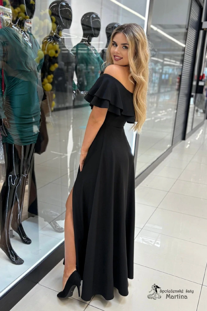 Černé šaty s volánem "Natalia" s odhalenými rameny a rozparkem