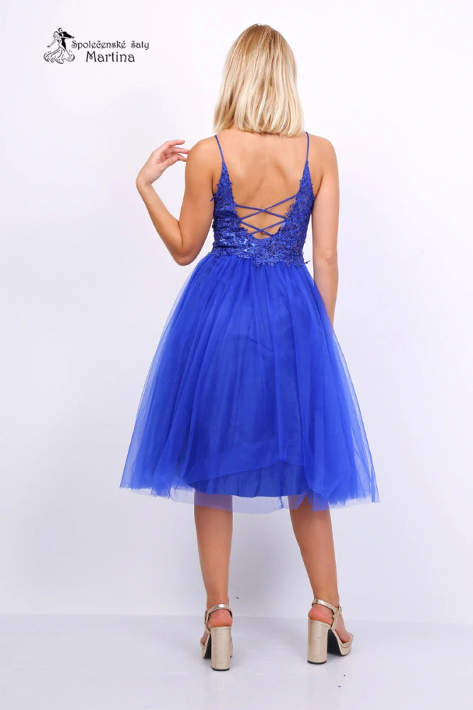 Modré tylové společenské šaty "Nova" s krajkovým živůtkem a midi sukní - vel. M