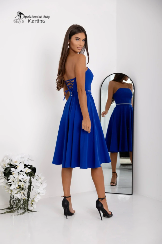 Královsky modré společenské šaty "Aurelia midi" s kolovou sukní a šněrováním na zádech - vel. 38