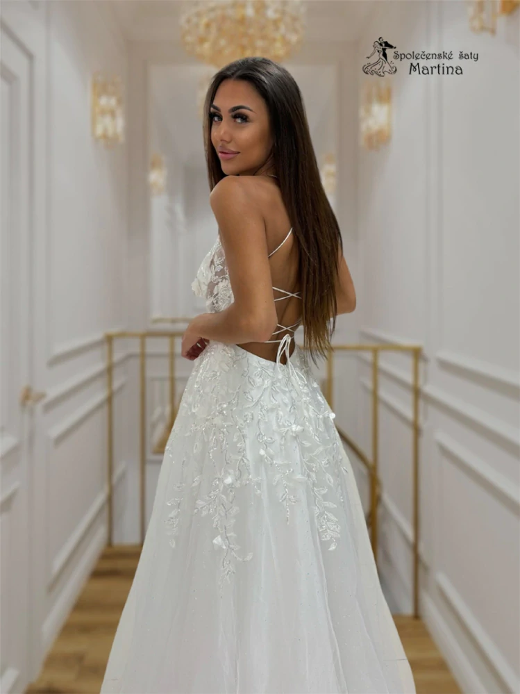 Bílé tylové svatební šaty či na věneček "Bakardis" s 3D květinami a šněrováním na zádech - vel. 38
