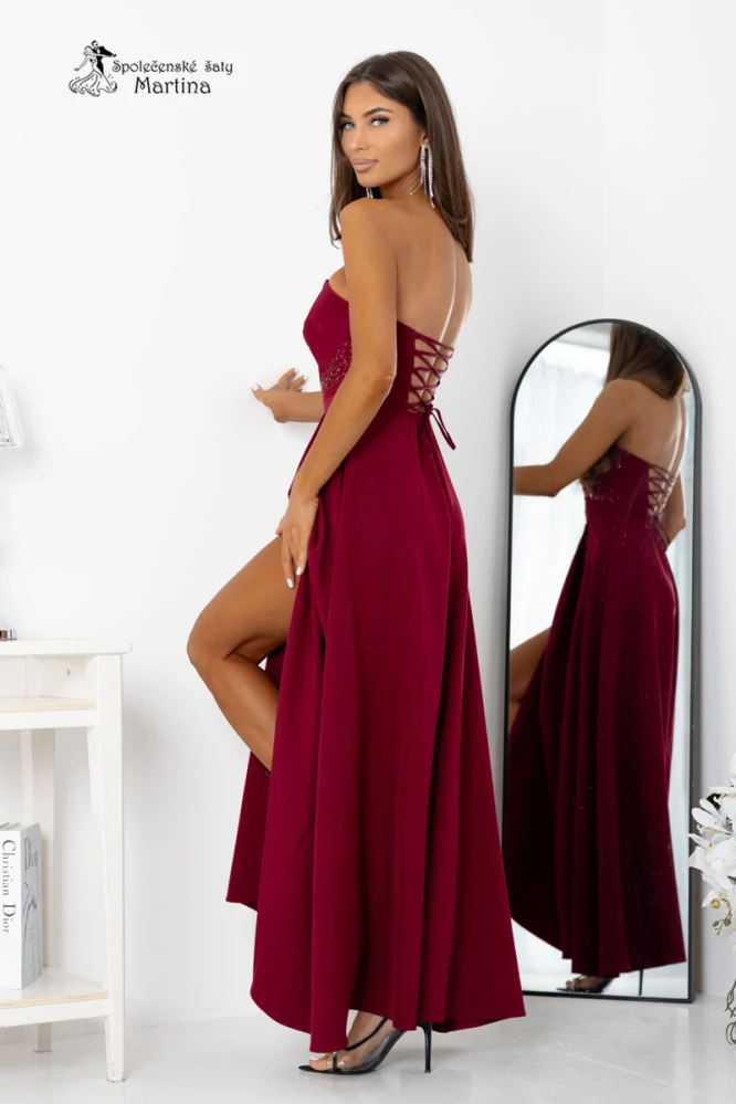Vínové společenské šaty "Rossana" s flitrovým živůtkem a šněrováním na zádech