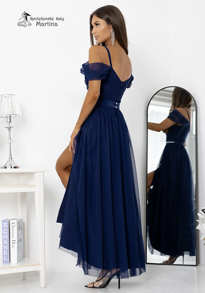 Tmavě modré tylové společenské šaty "Kiara" s rozparkem a spadenými rameny