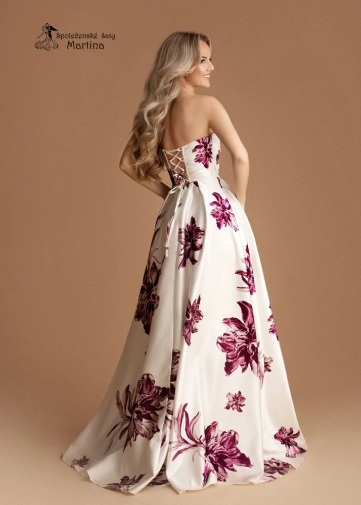 Saténové společenské šaty "Rebeca" s bordó květinovým vzorem a šněrováním na zádech