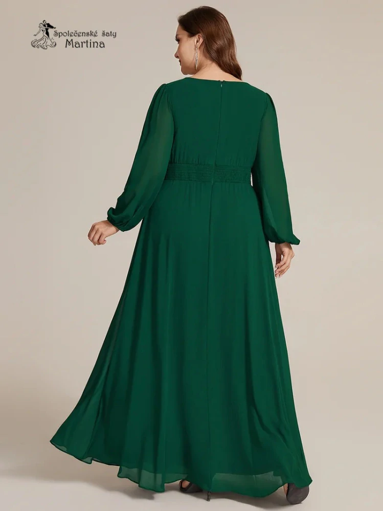 Lahvově zelené plus size společenské šaty "Tina" s květinovým zdobením a dlouhými rukávy