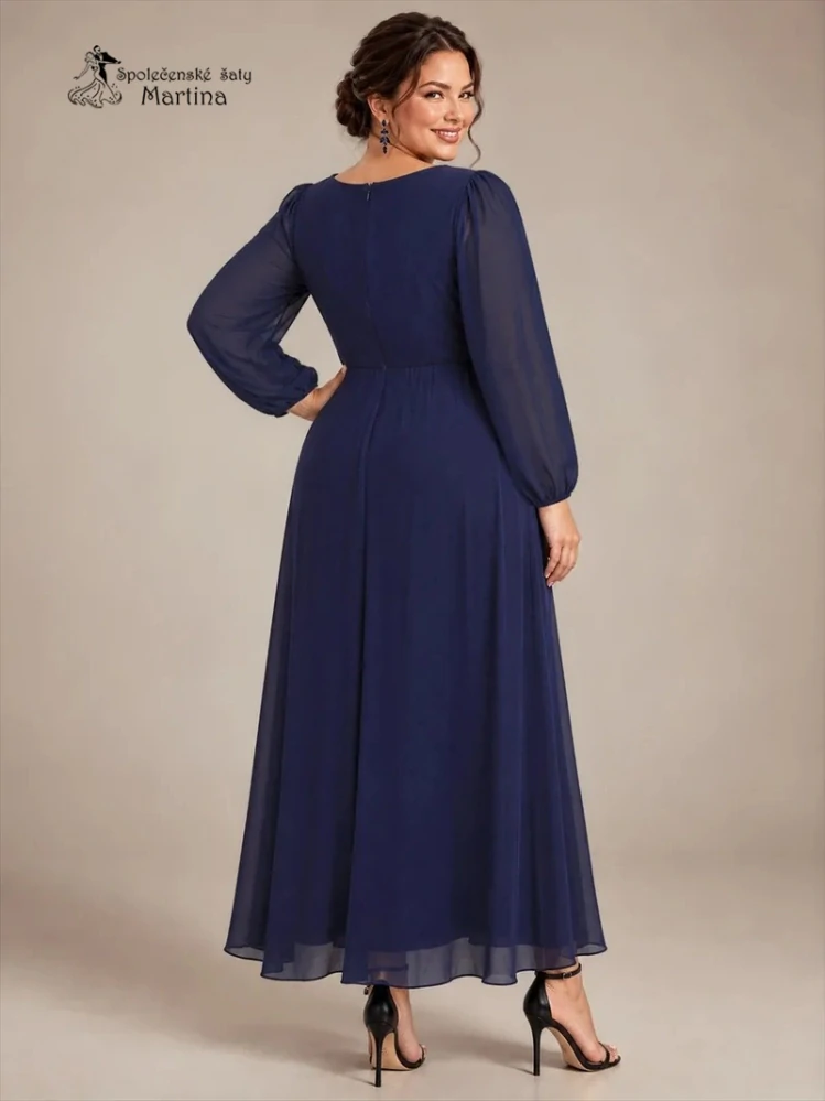 Tmavě modré plus size šifonové společenské šaty "Ashley“ s dlouhými rukávy a zdobeným pasem