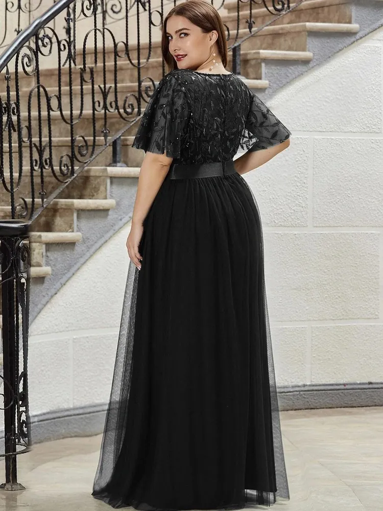 Černé společenské šaty "Celeste XXL" s krátkým rukávkem 