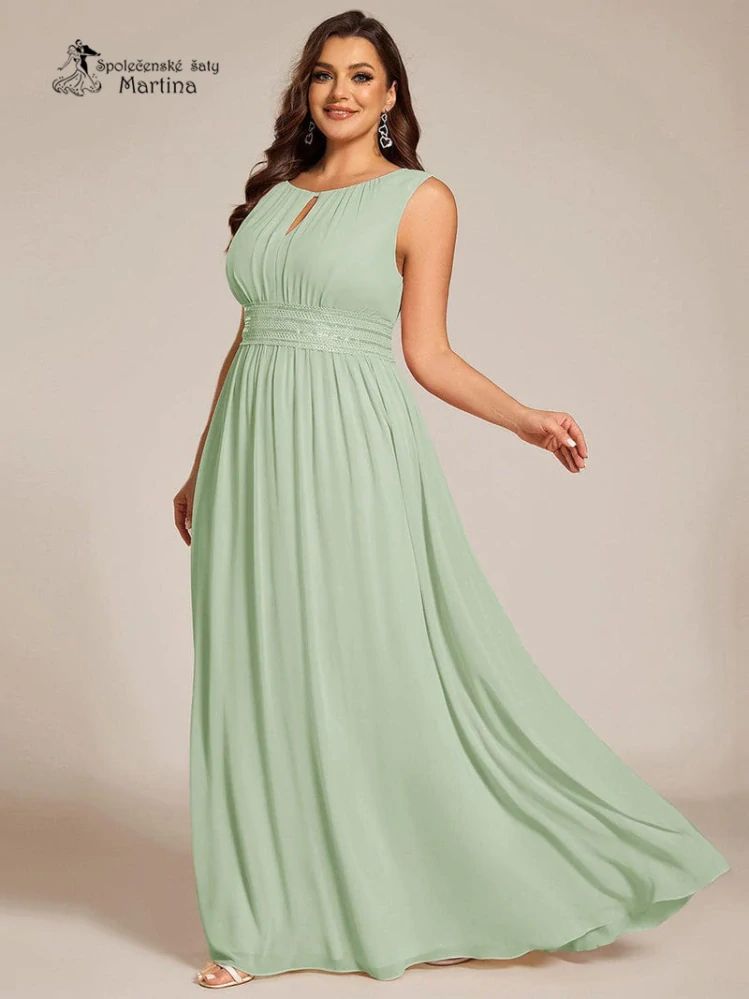 Pistáciové plus size společenské šaty "Cherry" s lodičkovým výstřihem
