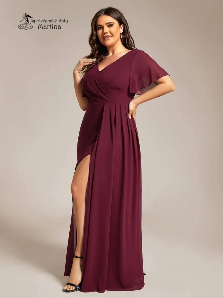 Elegantní vínové plus size společenské šaty s volnějším krátkým rukávem "Janine"