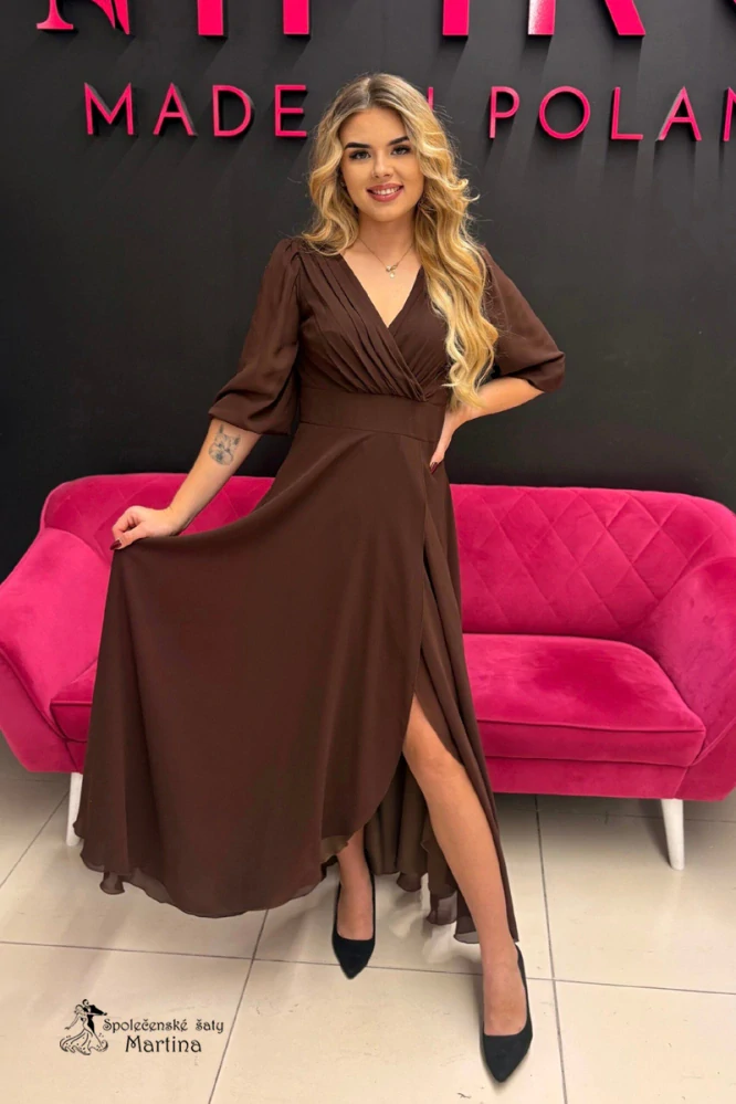 Čokoládové dlouhé asymetrické šifonové šaty "Abigail" s ¾ rukávem