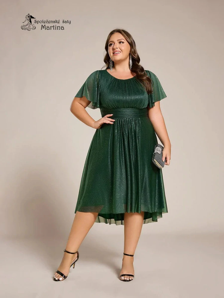 Lahvově zelené plus size krátké midi jemně třpytivé šaty "Joel" s lodičkovým výstřihem