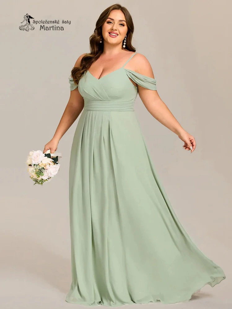 Světle zelené XXL šaty pro družičku či svatební hostku se spadenými rukávy "Emina"