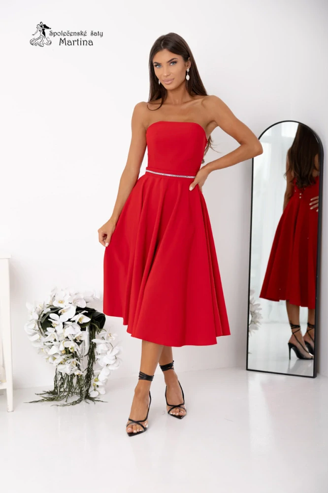 Červené společenské šaty "Aurelia midi" s kolovou sukní a šněrováním na zádech - vel. 38