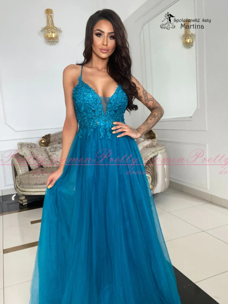 Petrolejové tylové společenské šaty "Zefir" s krajkovým živůtkem a rozparkem - vel. 36