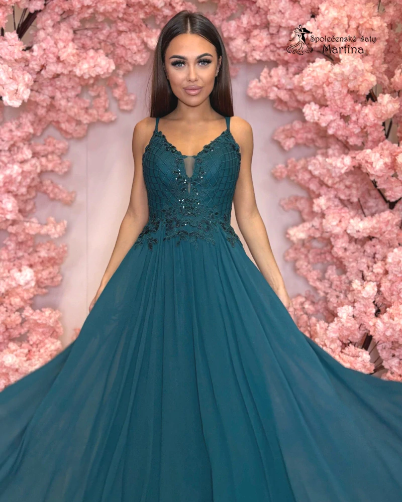 Lahvově zelené šifonové společenské šaty "Sara" s jemnou krajkou a zdobením