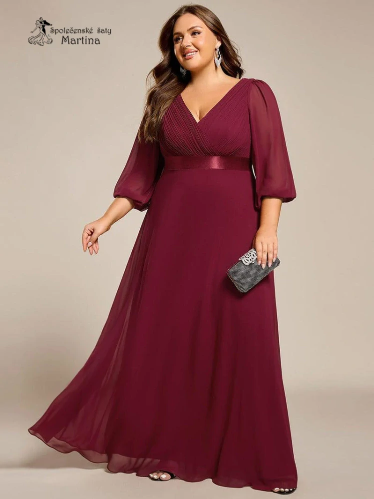 Dlouhé vínové šifonové společenské šaty “Camelia” s 3/4 rukávem - vel. 54