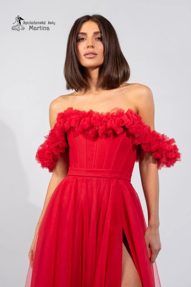 Exkluzivní červené tylové společenské šaty "Minerva" s rozparkem a korzetovým živůtkem