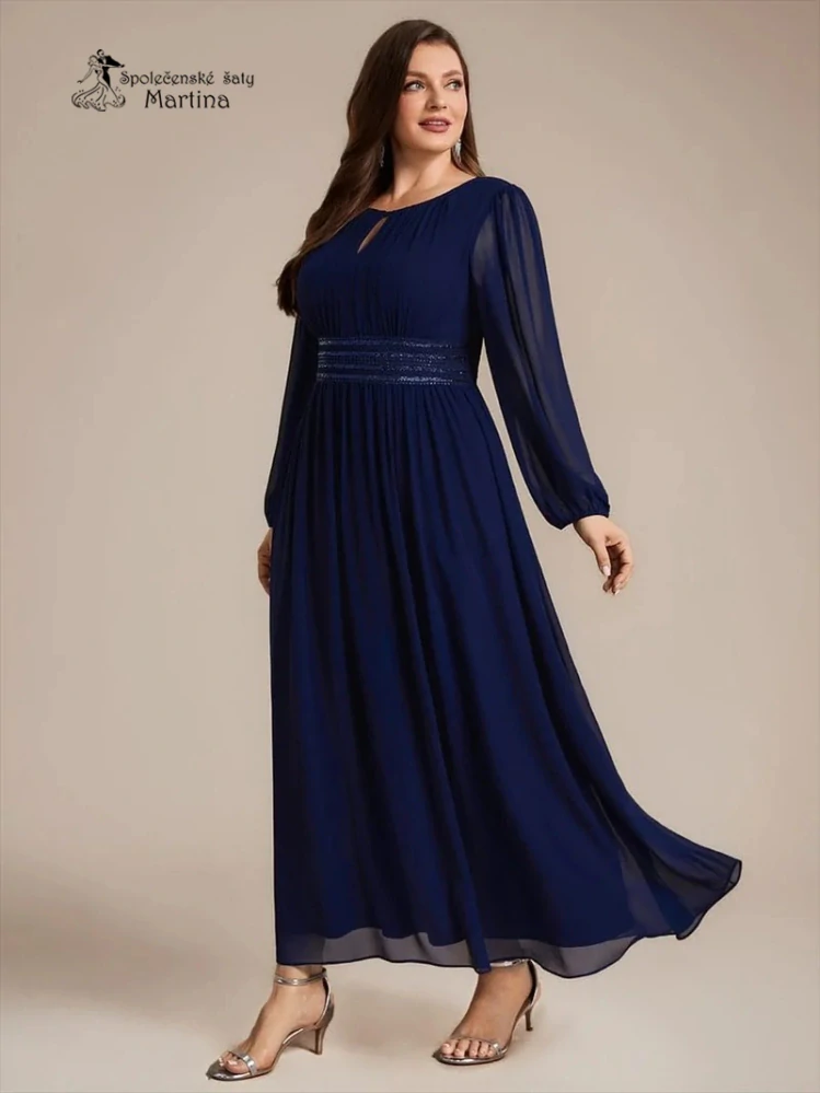 Tmavě modré plus size šifonové společenské šaty "Dorothy“ s flitrovým pasem a dlouhými rukávy