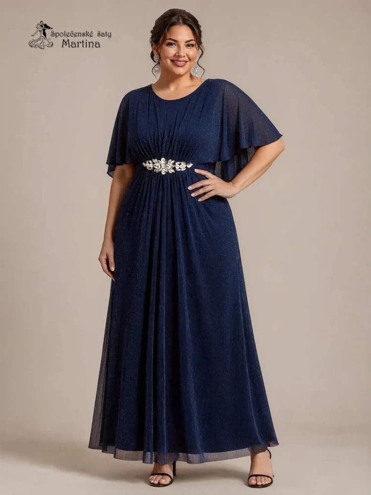 Tmavě modré plus size společenské šaty "Darina“ s pelerínovými rukávy a zdobením v pase