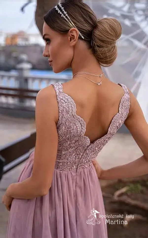 Pudrově růžové šaty "Chiara" s jemnou tylovou sukní a krajkovým živůtkem - vel. 40